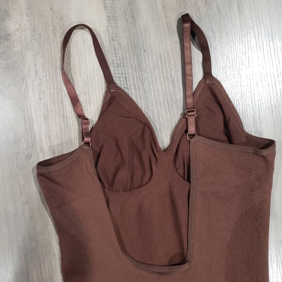 Slims Shapewear Tummy Control Bodysuit Thong or Brief: Sculpting Shaper Tank Top - Picture 10 of 12